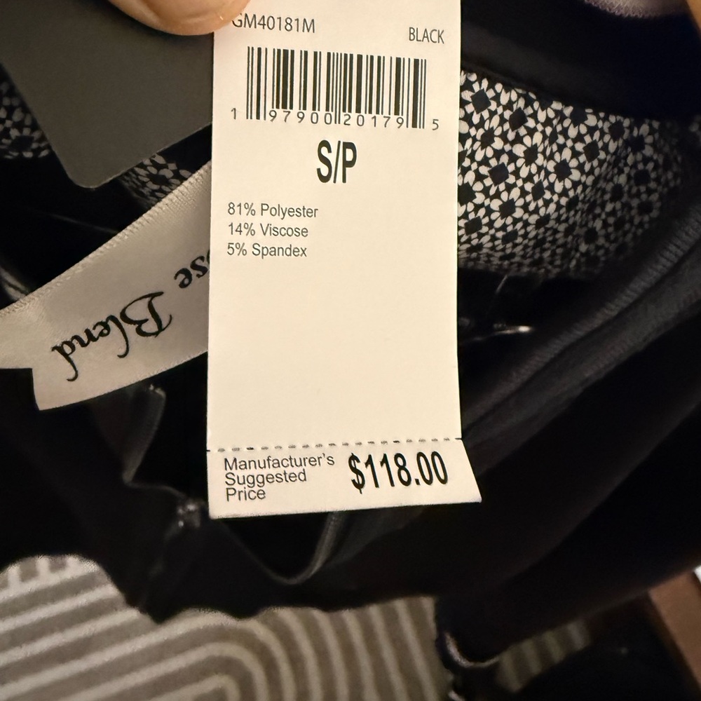 Magaschoni Black Jacket - Picture 5 of 6